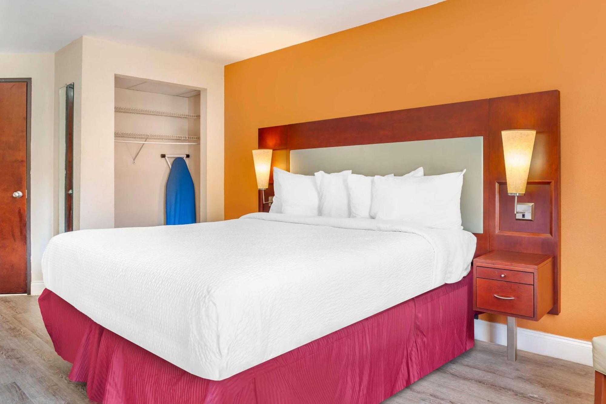 Days Inn & Suites By Wyndham Rocky Mount Golden East Kültér fotó