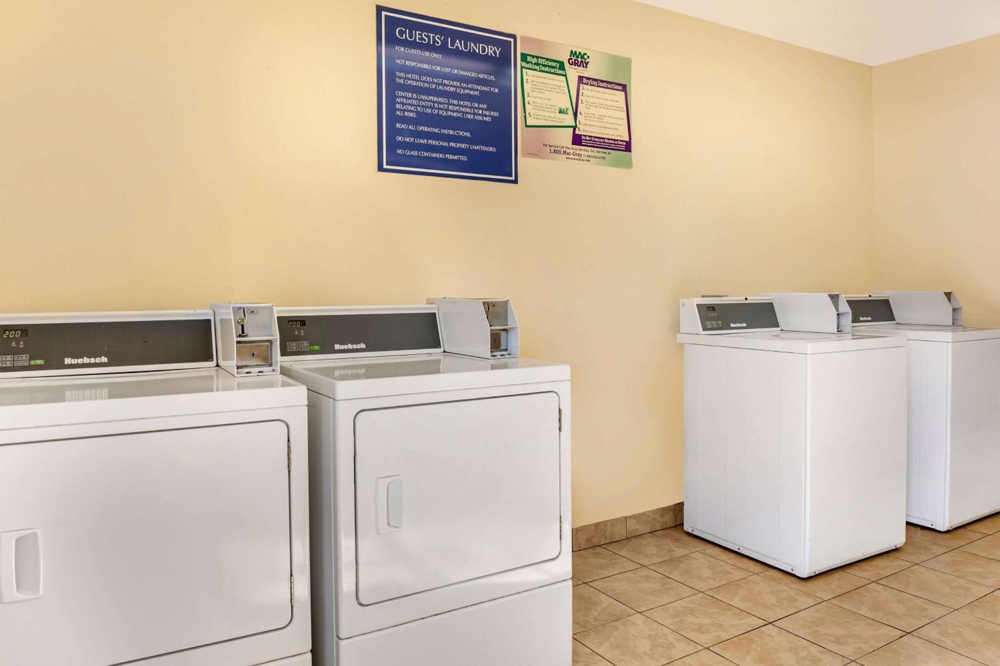 Days Inn & Suites By Wyndham Rocky Mount Golden East Kültér fotó