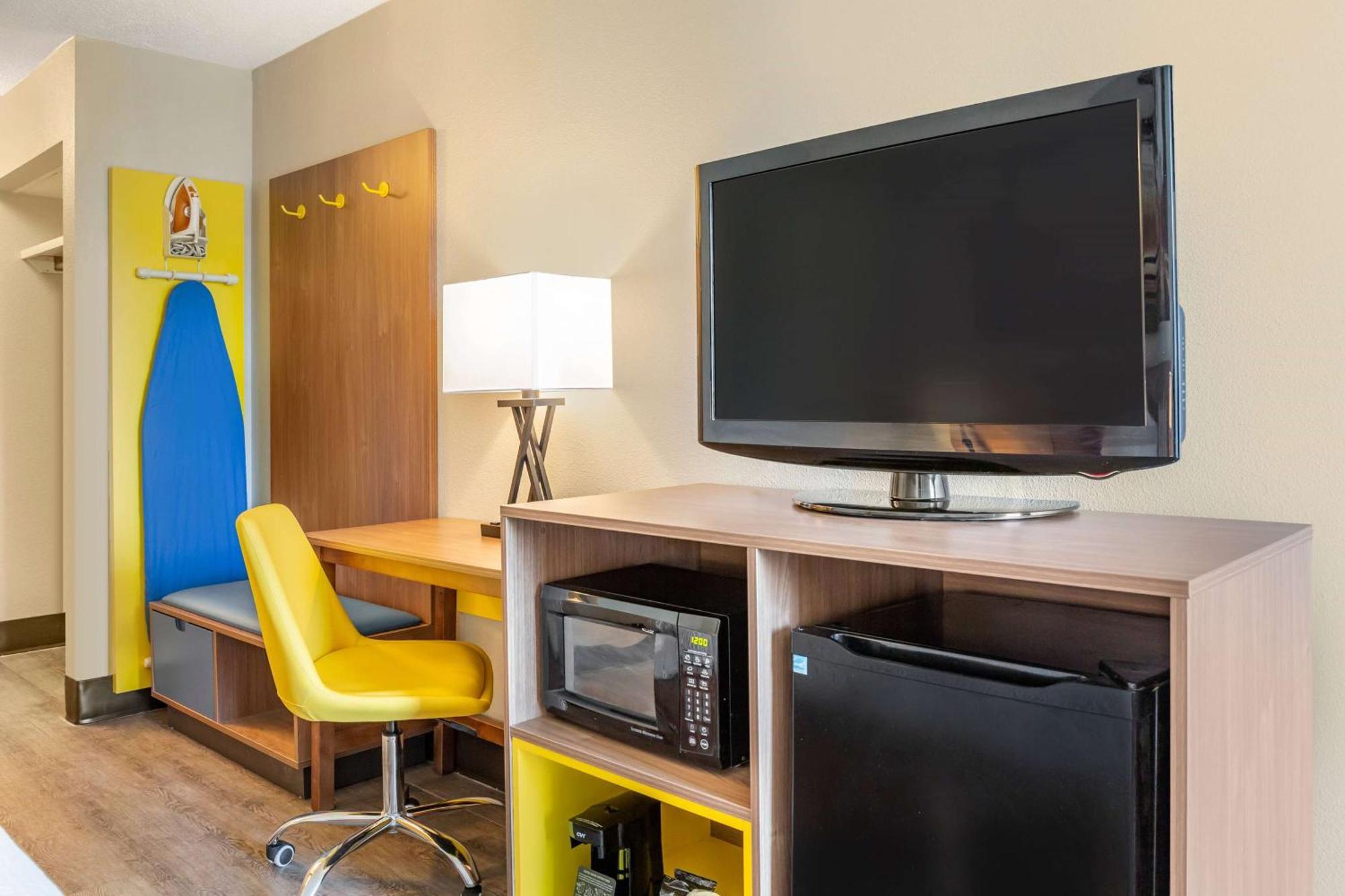 Days Inn & Suites By Wyndham Rocky Mount Golden East Kültér fotó