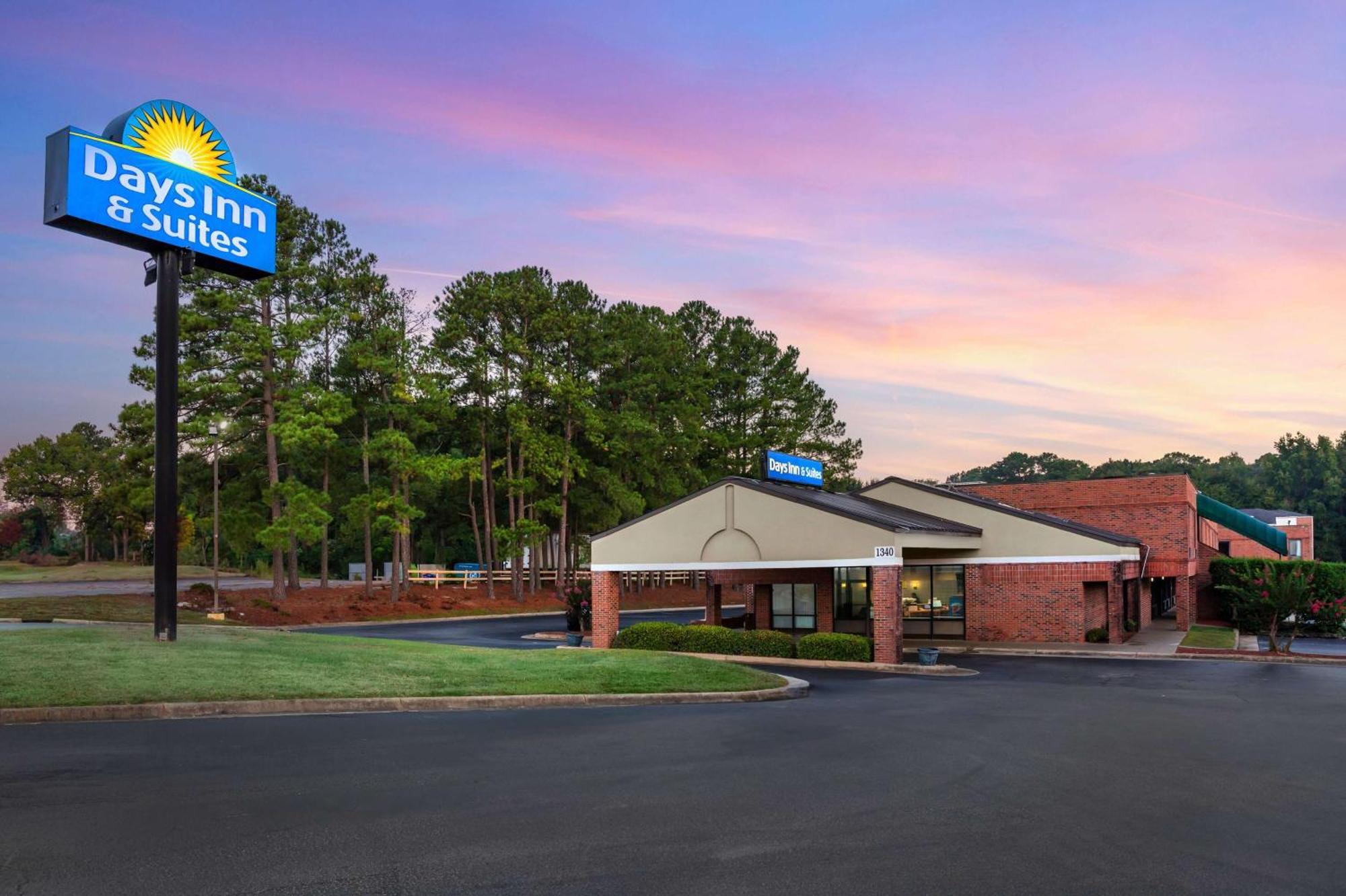 Days Inn & Suites By Wyndham Rocky Mount Golden East Kültér fotó