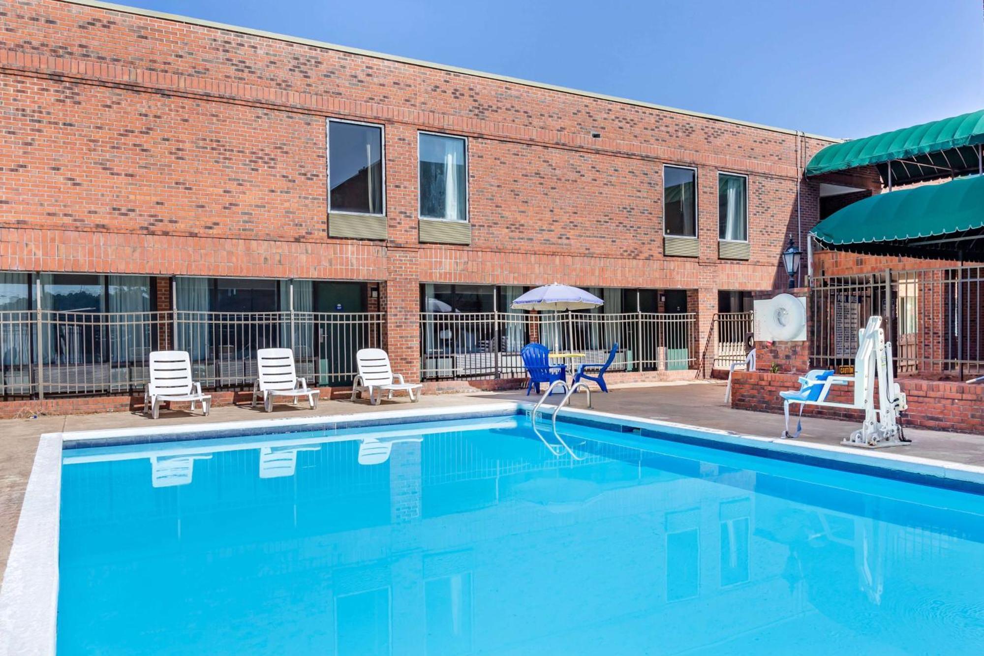 Days Inn & Suites By Wyndham Rocky Mount Golden East Kültér fotó